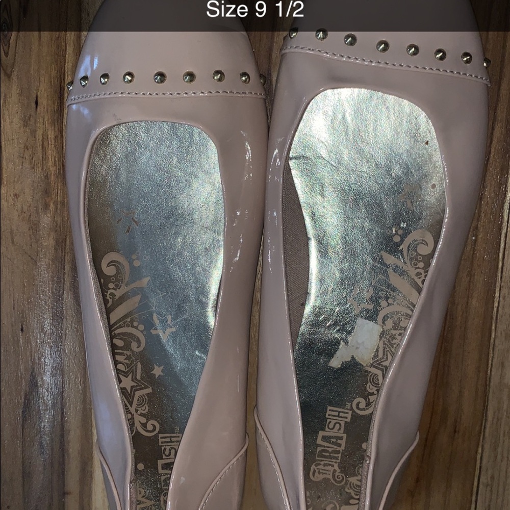 Nude flats